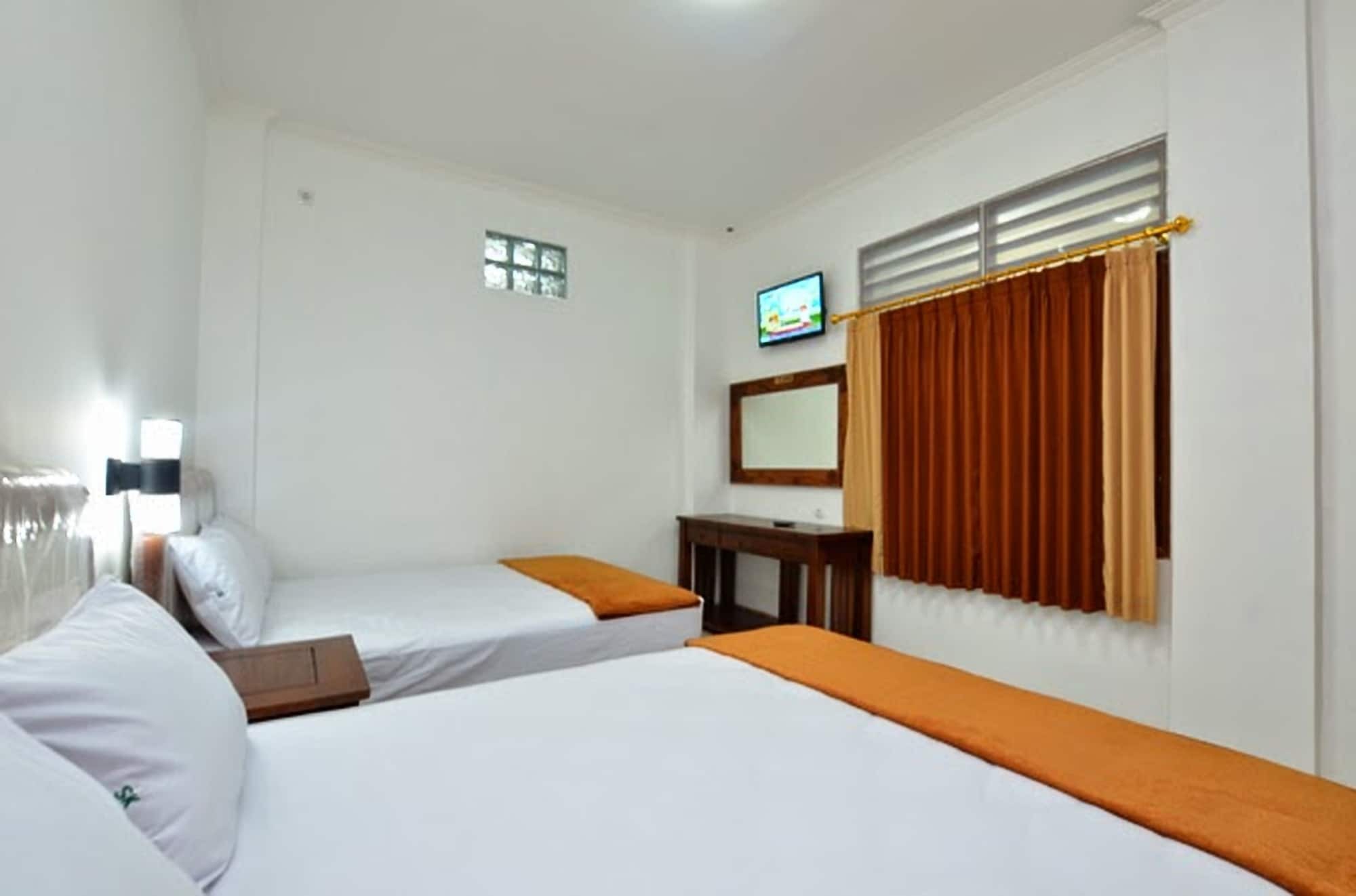 Hotel Bukit Uhud Yogyakarta Ngoại thất bức ảnh
